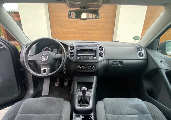 Volkswagen Tiguan cena 45900 przebieg: 152317, rok produkcji 2011 z Chełmno małe 497